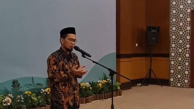 Lebih Tepat! Penjelasan Ustaz Adi Hidayat tentang Ayat Al-Quran Terkait Pamer Harta, Berbeda dengan Ustaz Solmed