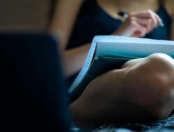 35 Ucapan Sempro Super Kreatif dan Berkesan untuk Teman Dekat: Bikin Semangat Makin Menderu! 35 Ucapan Sempro Super Kreatif dan Berkesan untuk Teman Dekat: Bikin Semangat Makin Menderu!