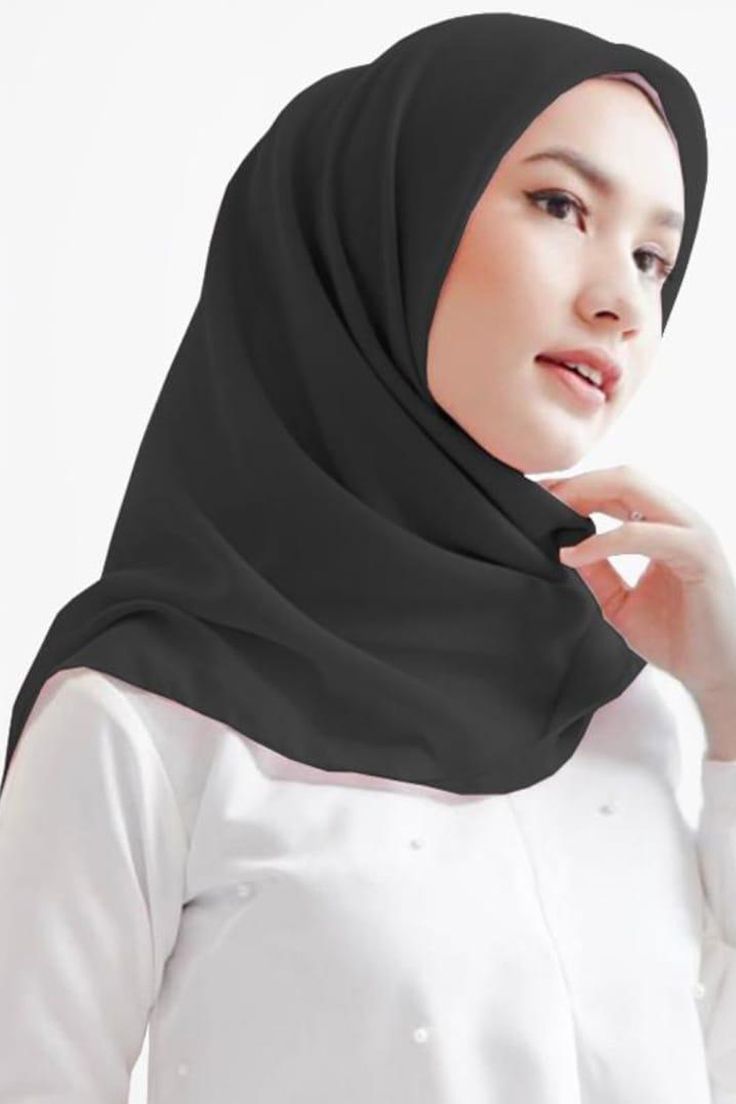 Padu Padan Hijab Hitam untuk Tampil Stylish dan Elegan