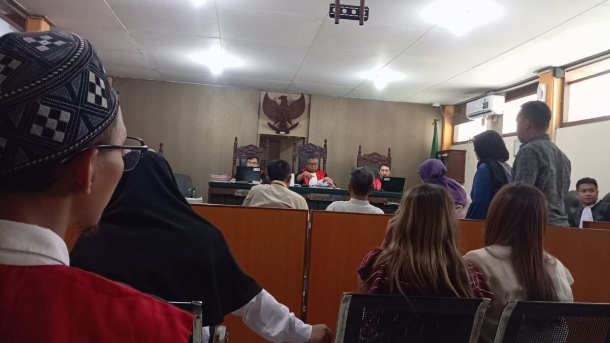 Alasan Tidak Jelas, Sidang Tuntutan Terdakwa Penipuan Terhadap Seorang Nenek yang Dirugikan 2,3 Miliar dan 2 Sertifikat Rumah Ditunda sudah 2 Kali