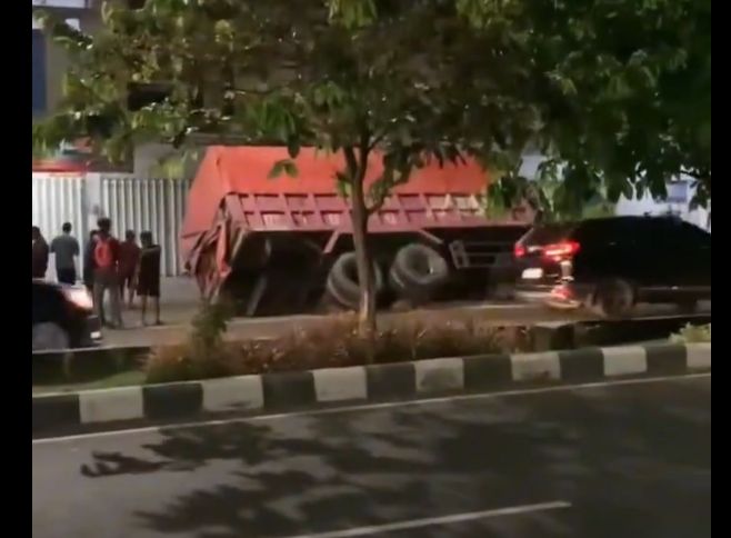 Jalan Ambles dan Drainase Gagal di Kota Malang, Proyek 8,8 Miliar Dituding Kelalaian Terstruktur ?