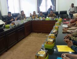 Warga yang Rumahnya digusur Paksa Akibat Tindakan Kesewenangan TNI Audensi dengan DPRD Kota Malang