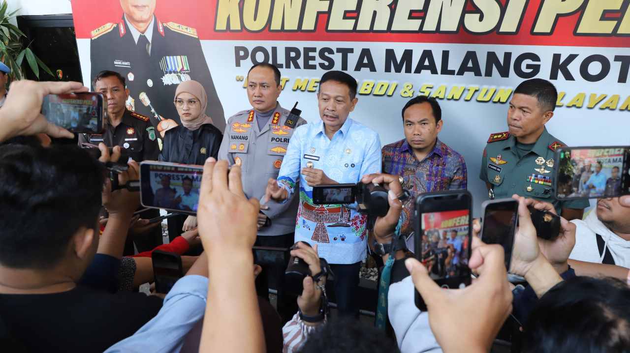 Luncurkan Aplikasi Layanan Berbasis WhatsApp, Wali Kota Malang Apresisasi: Inovasi Polresta Malang Kota Cukup dalam Genggaman, Rasanya Dikawal Polisi