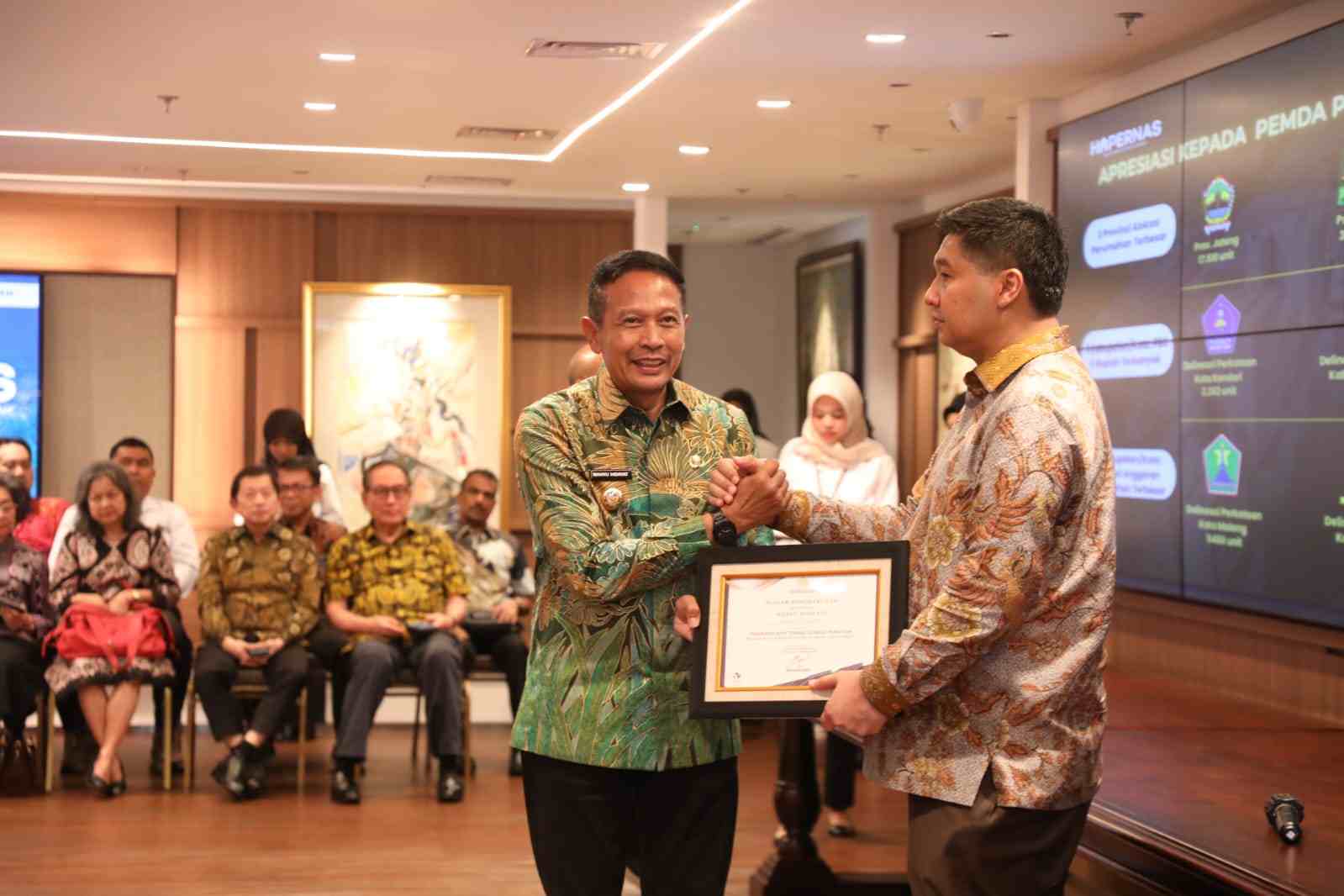 Kota Malang Raih Apresiasi Nasional di Bidang Perumahan; Walikota Wahyu : Struktur Anggaran Kita Dinilai Pro Perumahan Rakyat