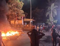 Gelombang Demo Nasional: DPRD Makassar Rusuh, Mobil Pejabat Kejati Dibakar Massa