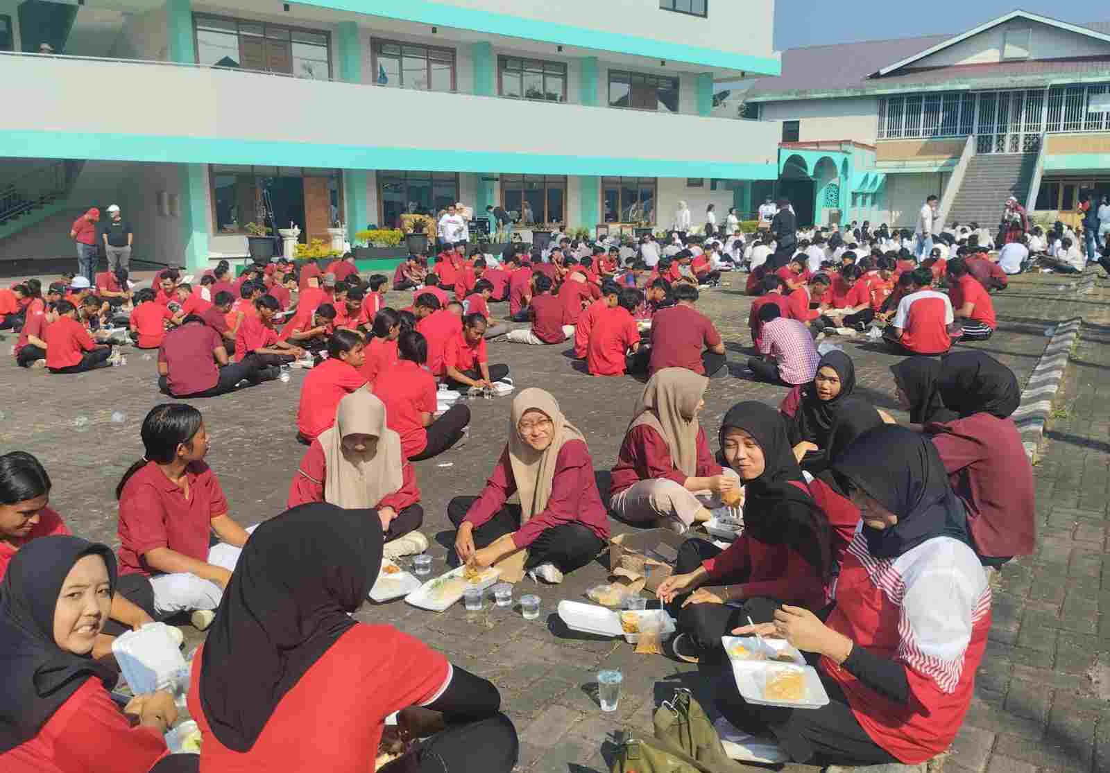 UIBU Malang Sambut 1.117 Mahasiswa Baru Lewat Sarapan Pecel ‘Sudah tapi Belum’
