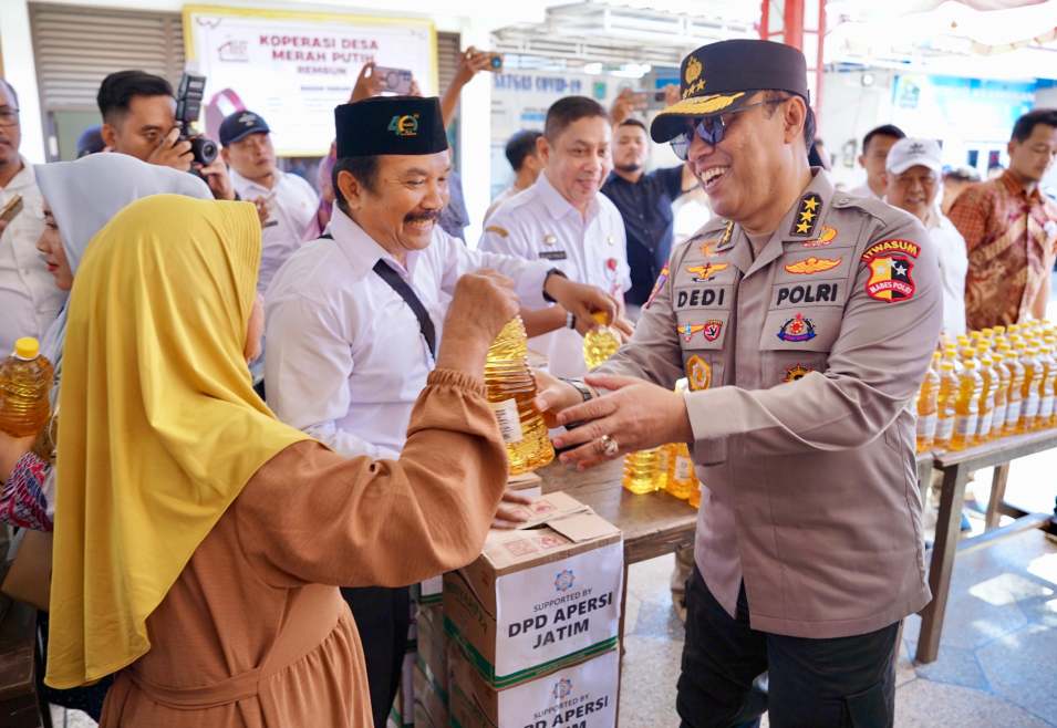 Bantu Tekan Inflasi, Polri Gelar Pasar Murah di Malang