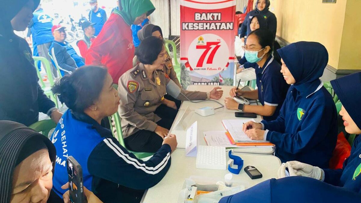 Jelang HUT ke-77 Polwan Polresta Malang Kota Gelar Bakti Kesehatan Gratis untuk Lansia