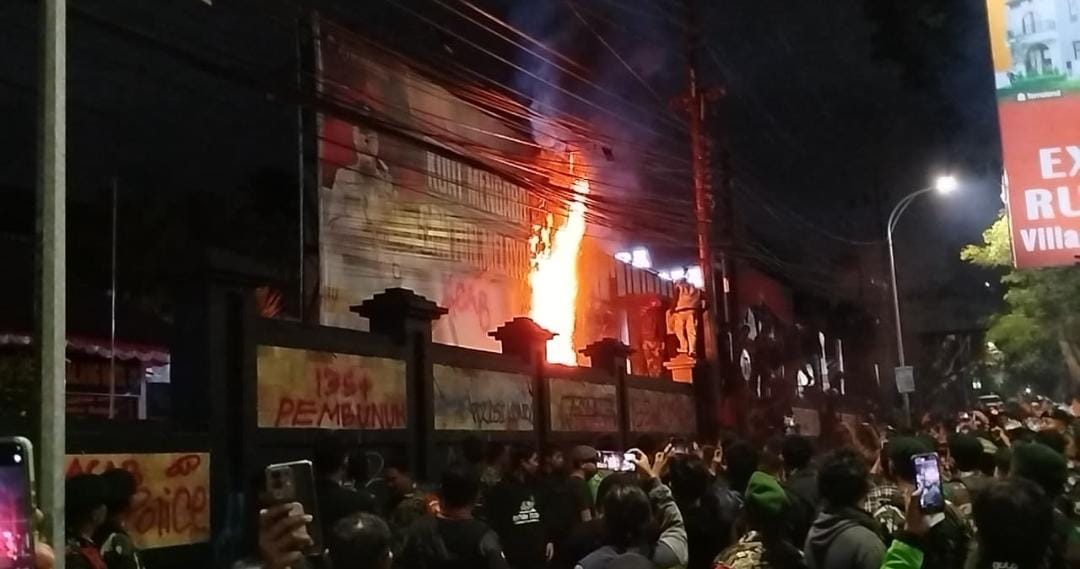 Kota Malang Memanas! Aksi Solidaritas Ojol Tuntut Reformasi Polisi Setelah Affan Kurniawan Tewas