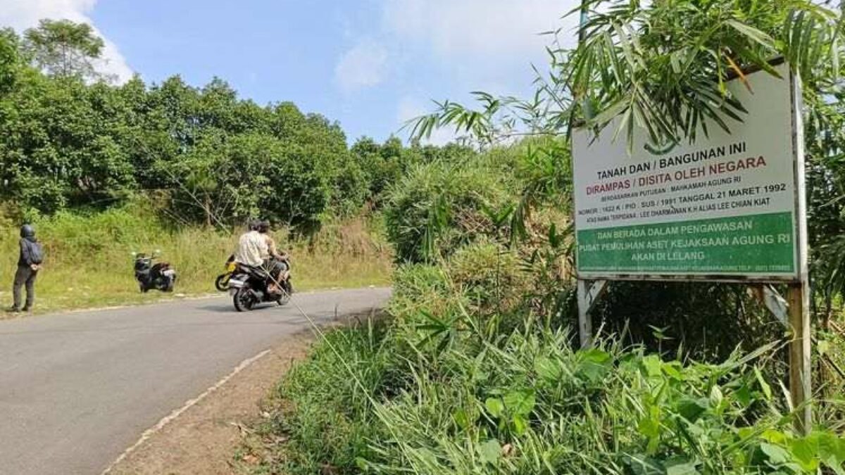 Plang Sitaan di Desa Sukaharja dan Sukamulya, Warga Hidup dalam Ketidakpastian Lelang Negara
