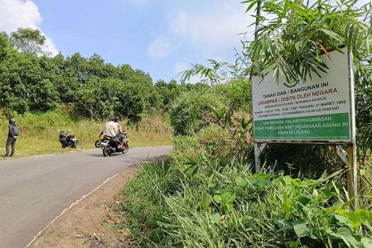 Plang Sitaan di Desa Sukaharja dan Sukamulya, Warga Hidup dalam Ketidakpastian Lelang Negara