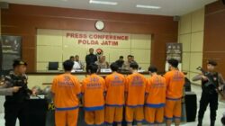 Demo Ricuh di Surabaya-Sidoarjo: 18 Orang Ditangkap, Buku Karl Marx Disita Polisi