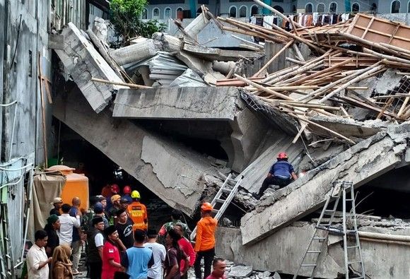 Musala Ponpes Al Khoziny Ambruk, Diduga Karena Struktur Bangunan Tak Kuat Menahan Beban