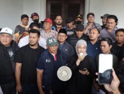 Demo Depan DPRD Kota Malang Berlangsung Damai, Mahasiswa Sampaikan Aspirasi