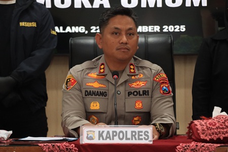 Jejak Provokasi WhatsApp Group di Balik Perusakan Polsek Pakisaji, Polisi Ungkap Kronologi dan Bukti Digital