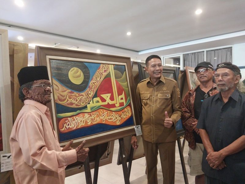 Walikota Malang Buka Pameran Lukisan “Lintas Jalur Langit”, Angkat Potensi Seniman Lokal