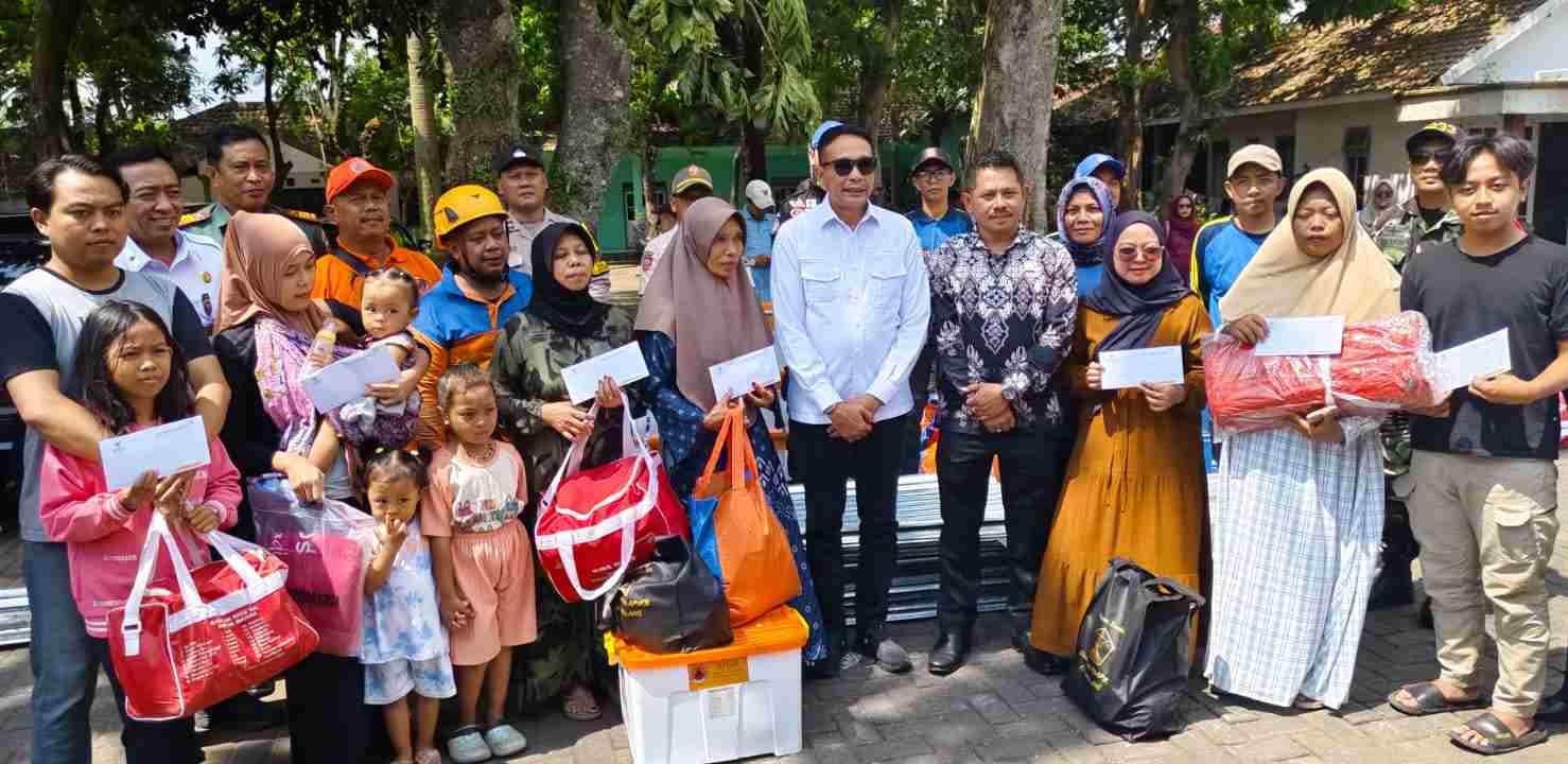 Salurkan Bantuan ke Warga Terdampak, Wali Kota Malang Imbau Waspadai Cuaca Ekstrem yang Sering Terjadi