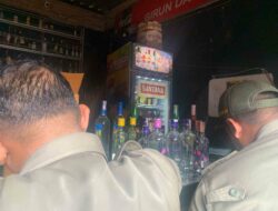 Satpol PP Kota Malang Amankan 260 Botol Miras Ilegal dari Dua Toko di Jalan Muharto, Dijerat Tipiring