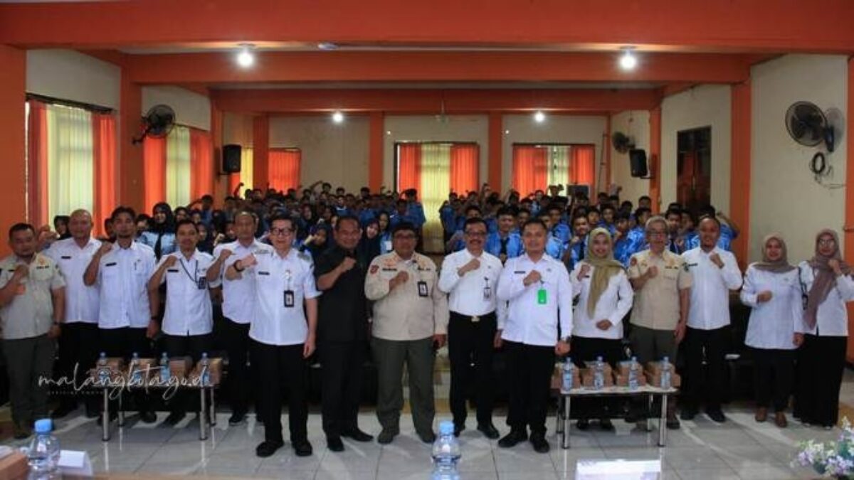Satpol PP Goes to School: Edukasi Pelajar SMK Malang Soal Kawasan Tanpa Rokok