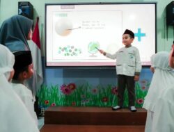 Sekolah Sabilillah Malang Terapkan Smart Board di Semua Kelas, Ubah Total Sistem Belajar Jadi Digital Sekolah Sabilillah Malang Terapkan Smart Board di Semua Kelas, Ubah Total Sistem Belajar Jadi Digital