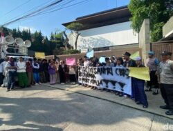 Rumah Ridwan Kamil Digeruduk Santri, Imbas Ucapan Atalia Soal Ponpes Al Khoziny