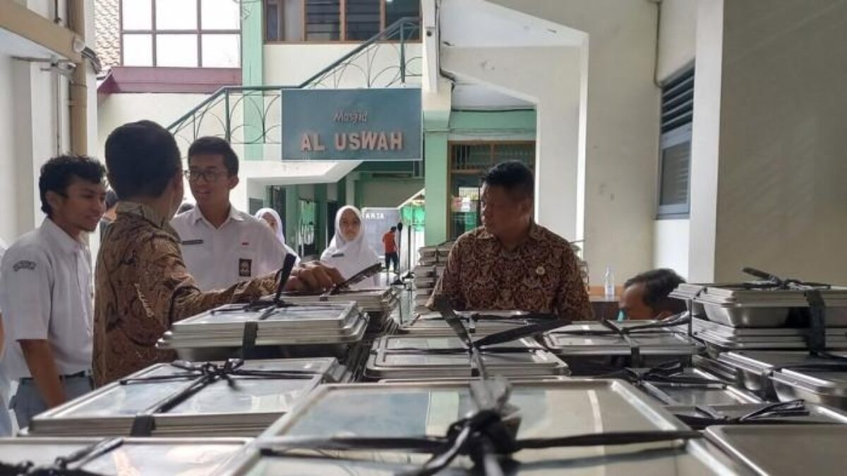 Ratusan Siswa SMAN 1 Yogyakarta Diduga Keracunan MBG, Wali Kota Hasto Hentikan Sementara SPPG Wirobrajan