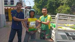 Bantu Warga, Menarmed 2 Kostrad Malang Kembali Gelar Bazar Beras Murah Bulog