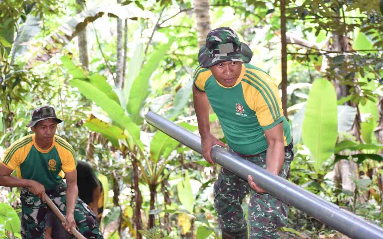 TNI Bangun Jalur Air Bersih di Malang, Warga Lebakharjo Kini Tak Lagi Kesulitan Air