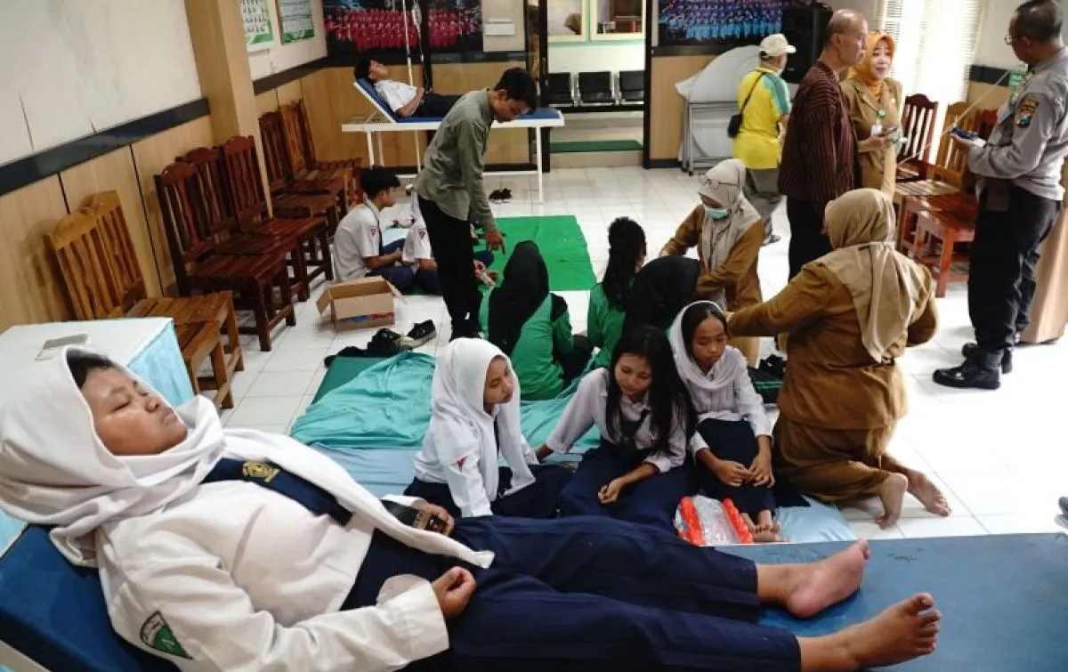 Puluhan Siswa SMPN 1 Boyolangu Keracunan Massal, Orang Tua Desak Program MBG Dihentikan