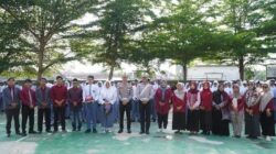 Polres Malang Tanamkan Disiplin Lalu Lintas ke Pelajar, Kasatlantas Bagikan Helm Gratis di Sekolah