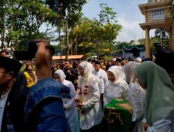 HSN 2025, Khofifah: Santri dan Pesantren Penjaga NKRI dan Penentu Peradaban Dunia