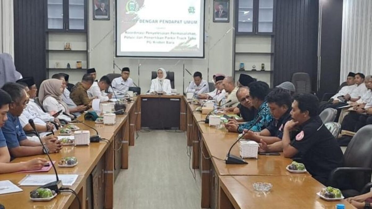Warga Bululawang Keluhkan Debu dan Truk PG Krebet, DPRD Malang Turun Tangan