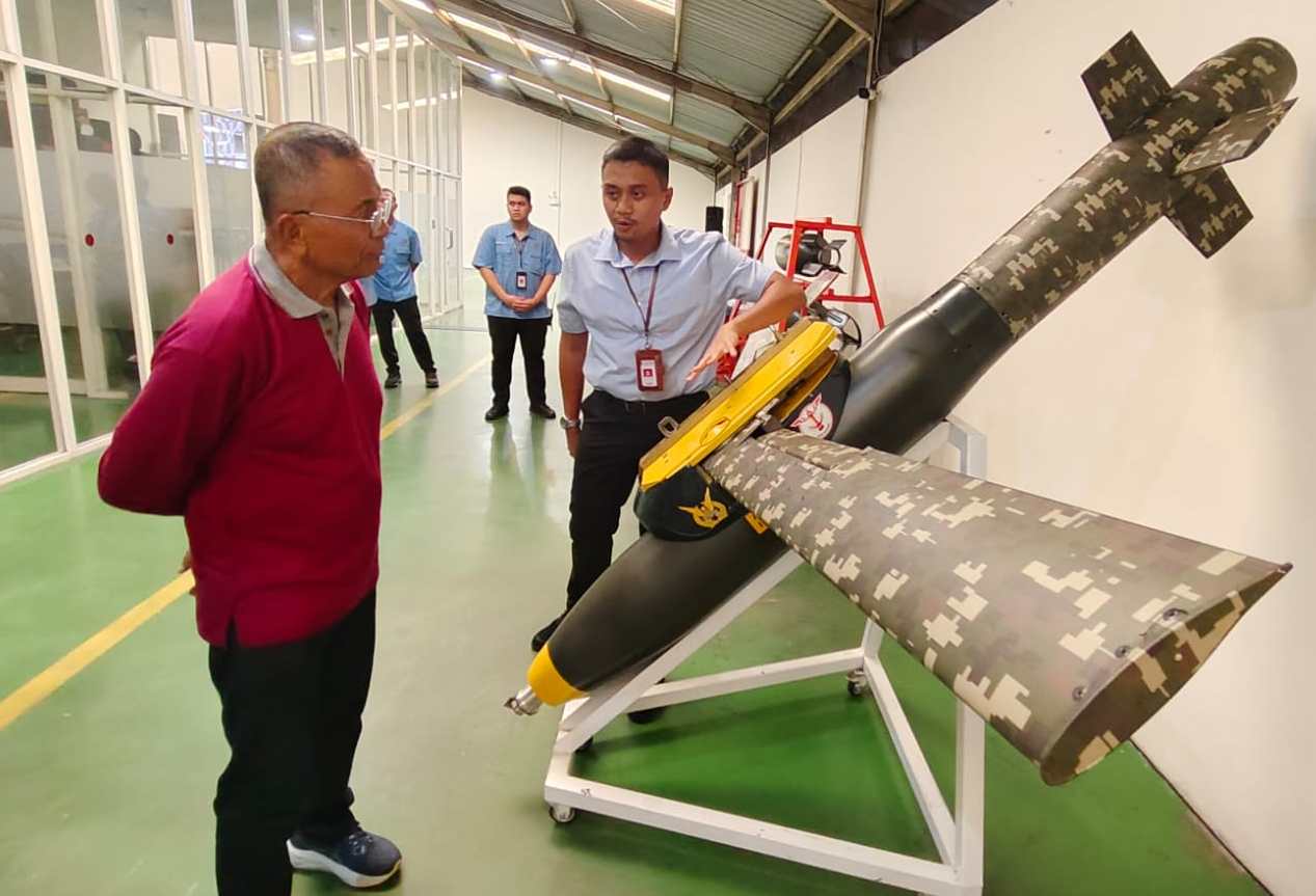 PT Sari Bahari Membuka Diri untuk Kerjasama dengan Inhan dari China, Dahlan Iskan: Kami ‘Ngiler’ dengan Kesempatan yang dimiliki Pabrik Senjata PT Sari Bahari Membuka Diri untuk Kerjasama dengan Inhan dari China, Dahlan Iskan: Kami ‘Ngiler’ dengan Kesempatan yang dimiliki Pabrik Senjata