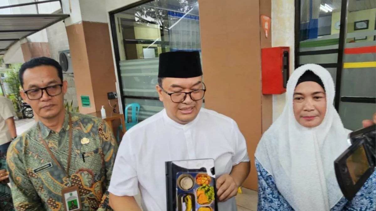 Terlalu Banyak Nampang, Sekda Kabupaten Malang Disorot Karena Dinilai ‘Over Acting’ Terlalu Banyak Nampang, Sekda Kabupaten Malang Disorot Karena Dinilai ‘Over Acting’