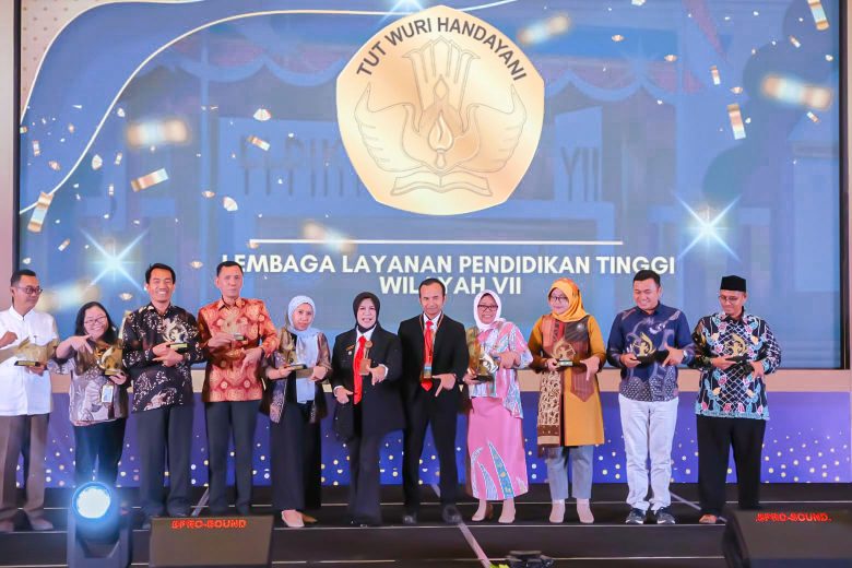 Sabet 2 Penghargaan Anugerah Kampus Unggulan, UIBU Tunjukkan Konsistensi dalam Mutu dan Prestasi Mahasiswa Sabet 2 Penghargaan Anugerah Kampus Unggulan, UIBU Tunjukkan Konsistensi dalam Mutu dan Prestasi Mahasiswa