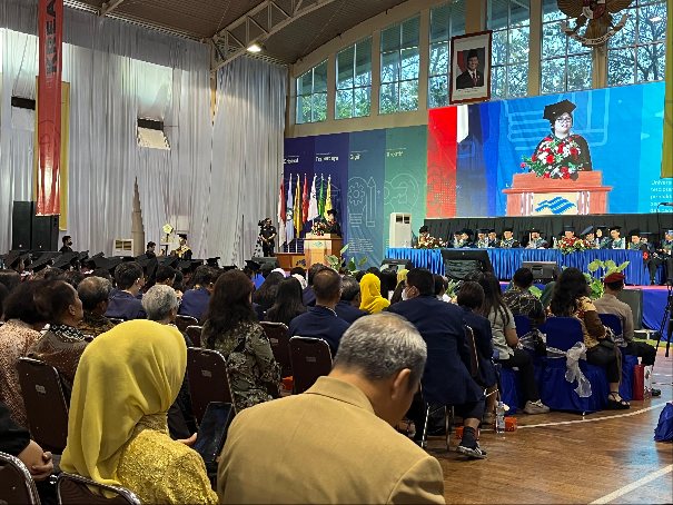 Wisuda 287 Lulusan, Rektor Ma Chung Minta Lulusan Ikuti Perkembangan Teknologi dan Bermanfaat untuk Masyarakat