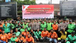 Polresta Malang Kota Gelar Apel Kebangsaan dan Deklarasi bersama Pengemudi Ojek Online Kota Malang Polresta Malang Kota Gelar Apel Kebangsaan dan Deklarasi bersama Pengemudi Ojek Online Kota Malang