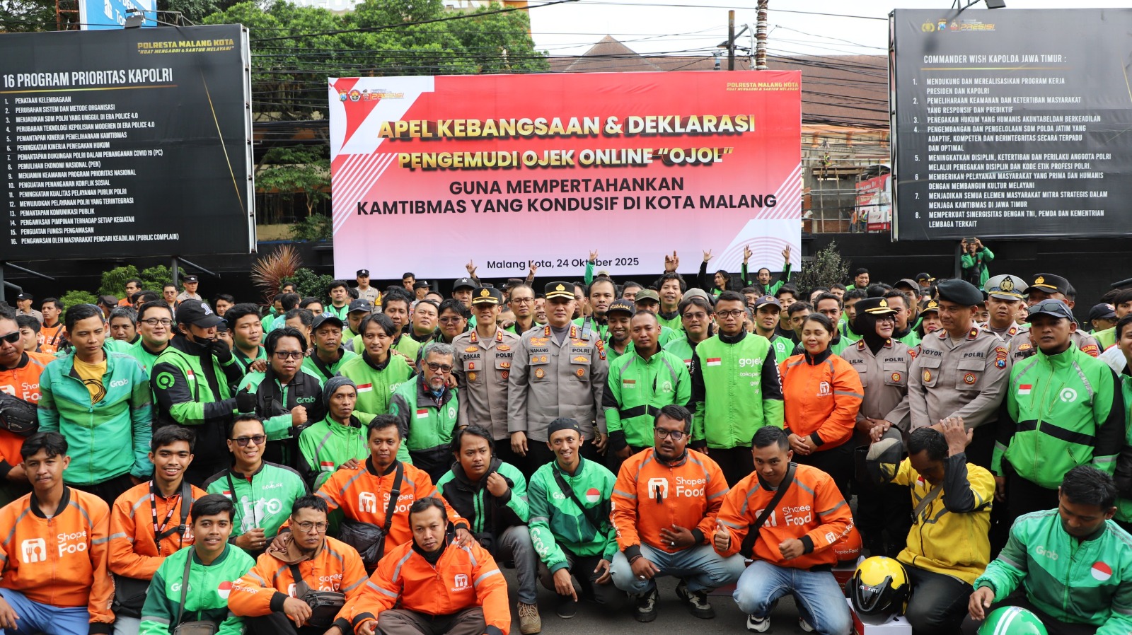 Polresta Malang Kota Gelar Apel Kebangsaan dan Deklarasi bersama Pengemudi Ojek Online Kota Malang Polresta Malang Kota Gelar Apel Kebangsaan dan Deklarasi bersama Pengemudi Ojek Online Kota Malang