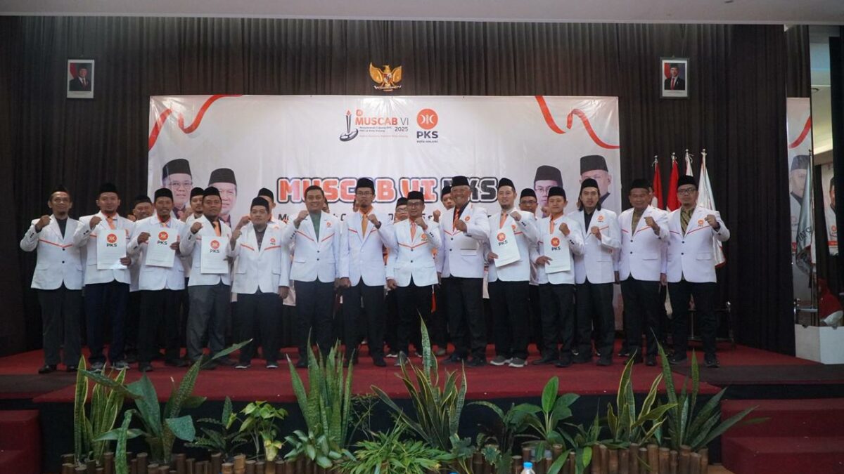 PKS Kota Malang Lantik Pengurus Baru DPC Se-Kota Malang Secara Serentak PKS Kota Malang Lantik Pengurus Baru DPC Se-Kota Malang Secara Serentak