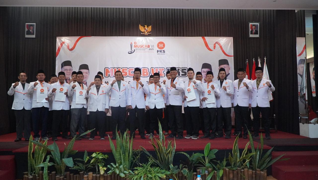 PKS Kota Malang Lantik Pengurus Baru DPC Se-Kota Malang Secara Serentak PKS Kota Malang Lantik Pengurus Baru DPC Se-Kota Malang Secara Serentak