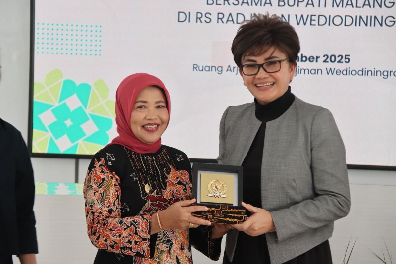 Komisi IX DPR RI Tinjau Layanan Kesehatan Jiwa di Malang, Wabup Lathifah Beri Dukungan Penuh Komisi IX DPR RI Tinjau Layanan Kesehatan Jiwa di Malang, Wabup Lathifah Beri Dukungan Penuh