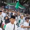 Jalan Sehat Sarungan Peringati Hari Santri, Meriah