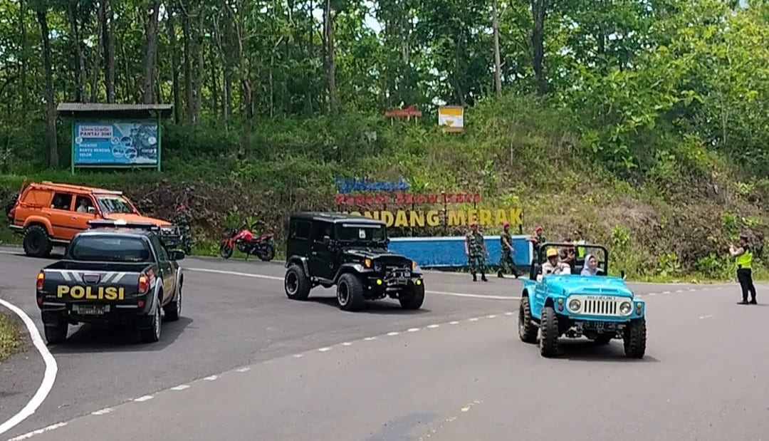 Open Trip Jip Segoro Kidul Resmi Dibuka, Bupati Sanusi Ingin Jadi Ikon Wisata Baru Open Trip Jip Segoro Kidul Resmi Dibuka, Bupati Sanusi Ingin Jadi Ikon Wisata Baru