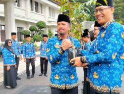 Antisipasi Bencana Hindrometeorologi, Ribuan Bibit Tanaman dibagikan kepada 57 Kelurahan