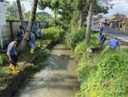 Antisipasi Banjir Dinas PU Sumber Daya Air Terus Mengintensifkan Kerja Bakti di Aliran Sungai
