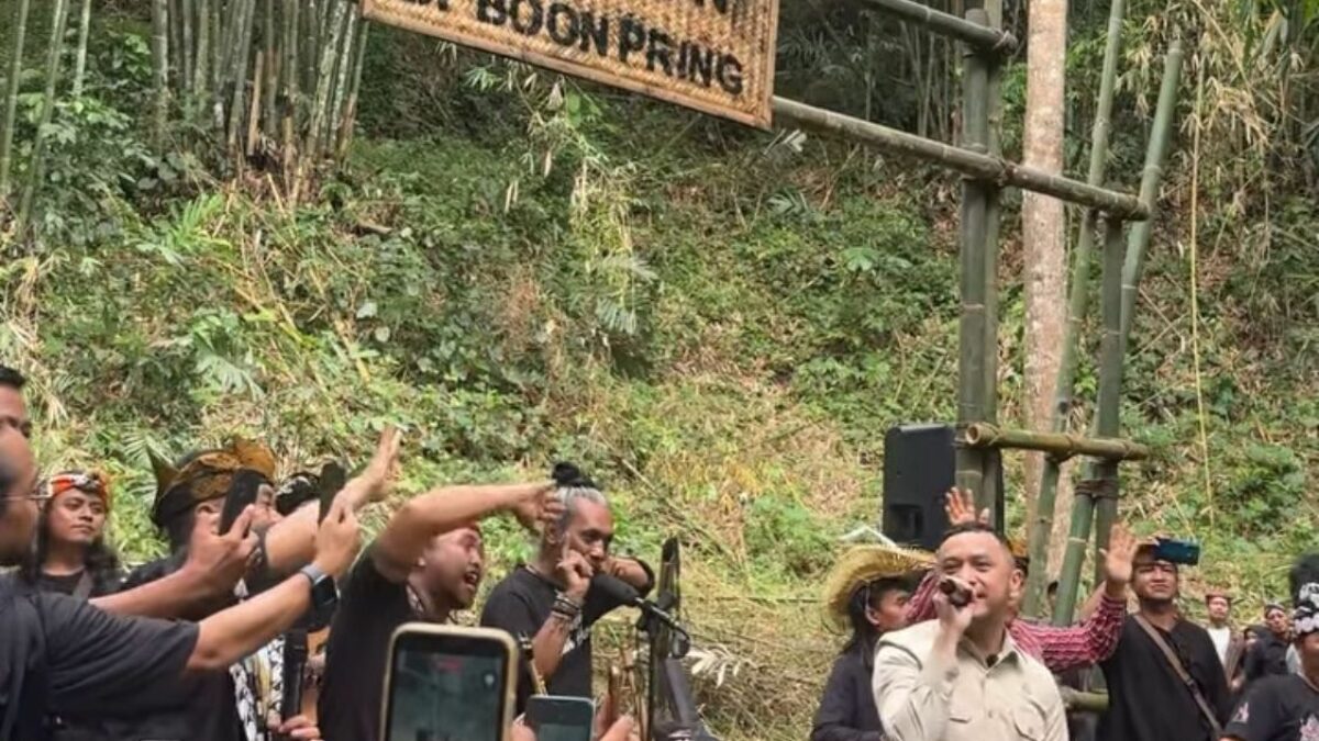 Wamen Kebudayaan Giring Ganesha Apresiasi Pelestarian Budaya Lokal di Boon Pring Turen Wamen Kebudayaan Giring Ganesha Apresiasi Pelestarian Budaya Lokal di Boon Pring Turen