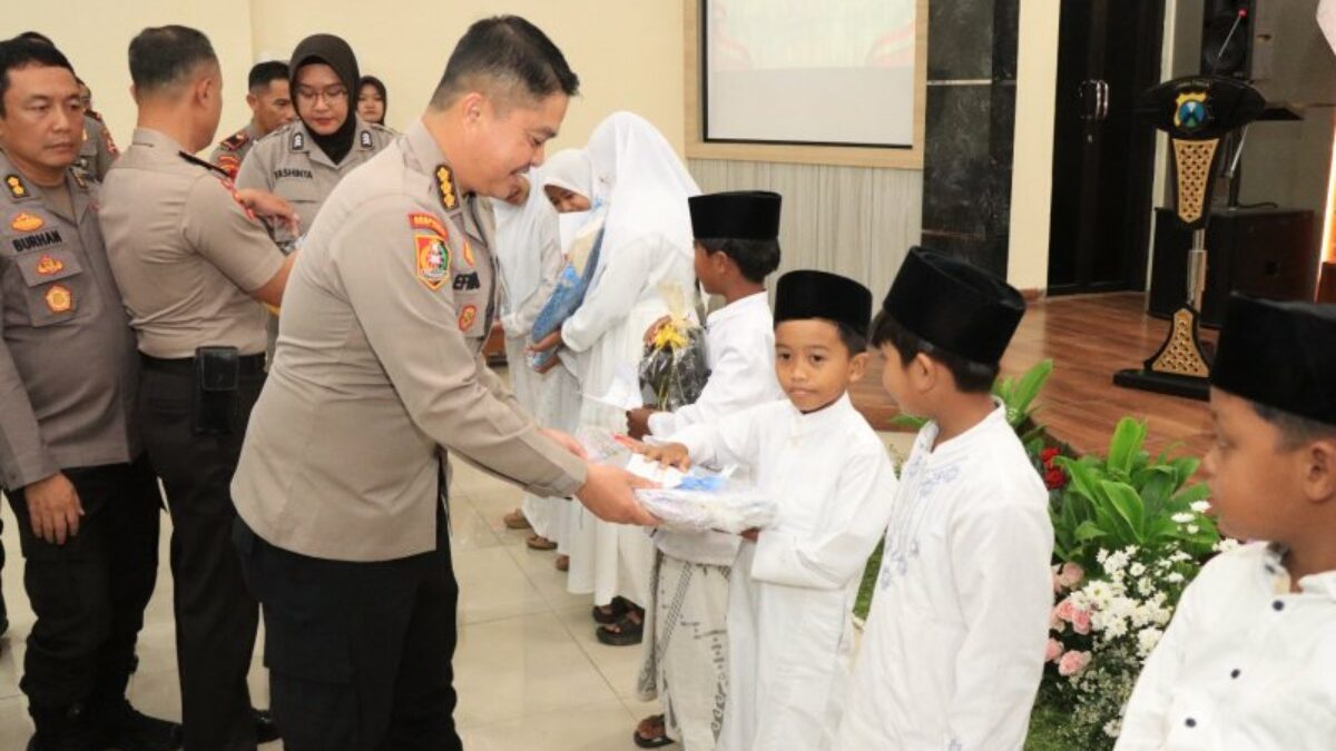 Serdik Sespimma Polri Angkatan 74 Gelar Bakti Sosial dan Santunan Anak Yatim di Polres Malang Serdik Sespimma Polri Angkatan 74 Gelar Bakti Sosial dan Santunan Anak Yatim di Polres Malang