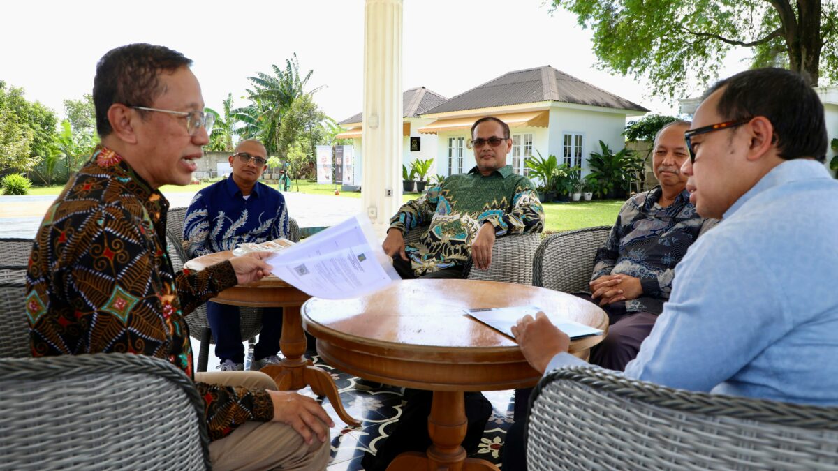 Wamendagri Bima Arya Sambut Baik Lahirnya Akademi Buah Nusantara di Jombang