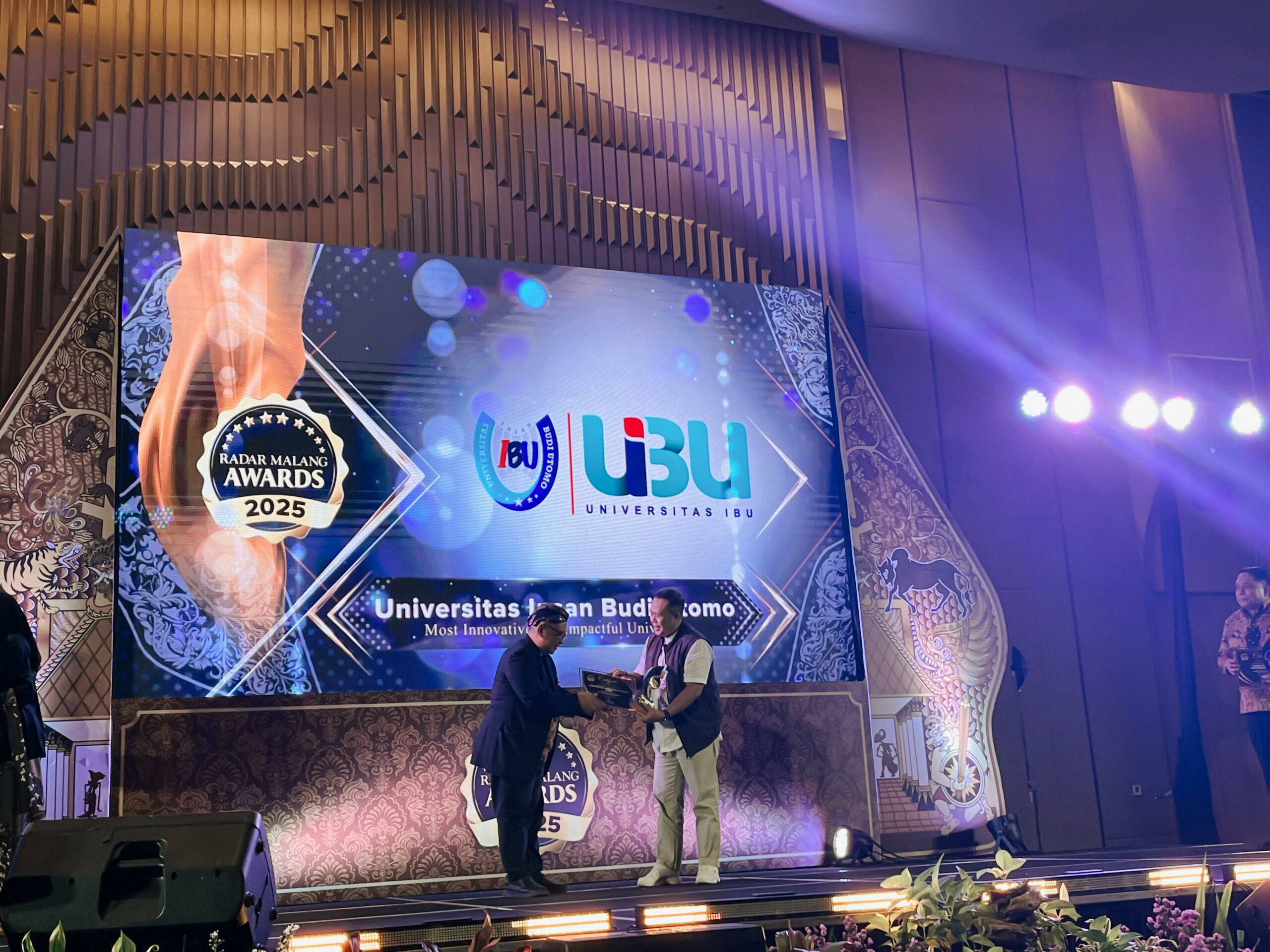 Ajang Penghargaan Apresiasi Institusi 2025, UIBU Raih Prestasi Kampus Paling Inovatif dan Berdampak 