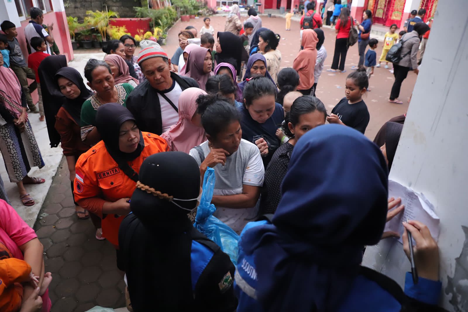 Kepala BNPB: 174 Meninggal Dunia, 79 Hilang dan 12 Luka-Luka Atas Bencana Hidrometeorologi di Aceh, Sumut serta Sumbar Kepala BNPB: 174 Meninggal Dunia, 79 Hilang dan 12 Luka-Luka Atas Bencana Hidrometeorologi di Aceh, Sumut serta Sumbar